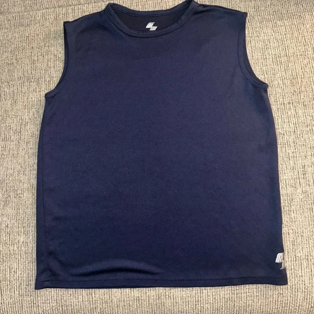😍Boys children’s place sport tank top size large